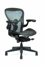 Herman Miller Aeron veľkosť B black edition